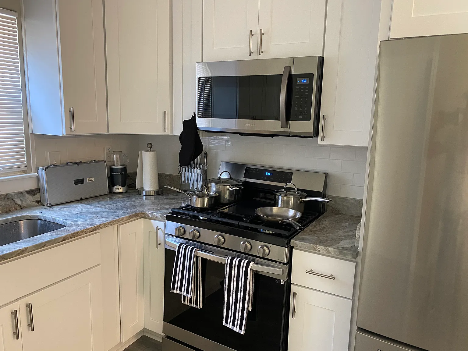 4 bed, 1700 sqft, $3,200 — Photo 2