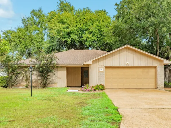 256 Freeman Blvd, West Columbia, TX 77486