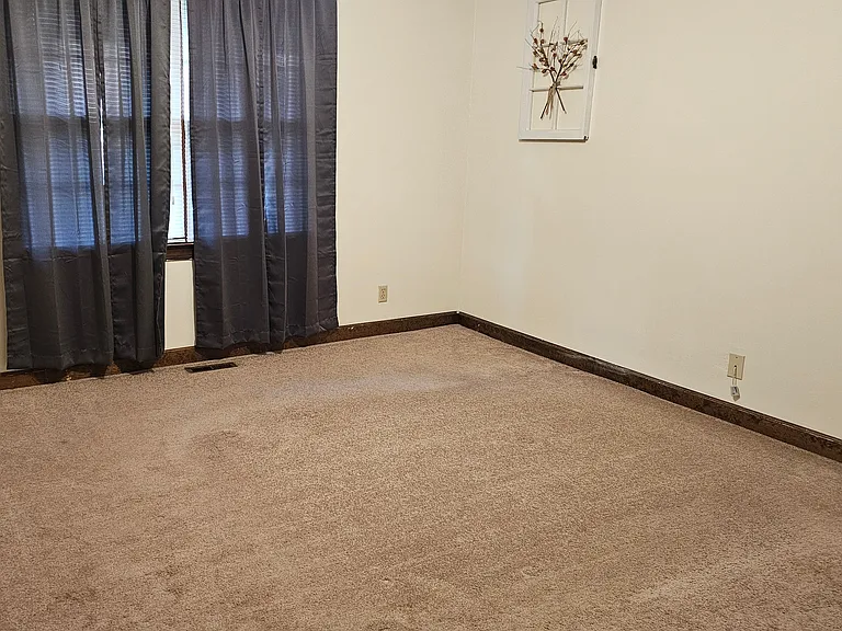100 E Ridge Apartments Dr #100 — Photo 2