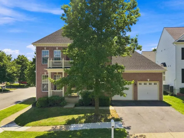 35555 Sarasota St, Round Hill, VA 20141