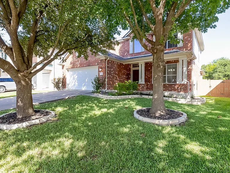 3611 Fossilwood Way — Photo 2