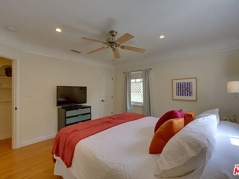 8704 Ashcroft Ave — Photo 14