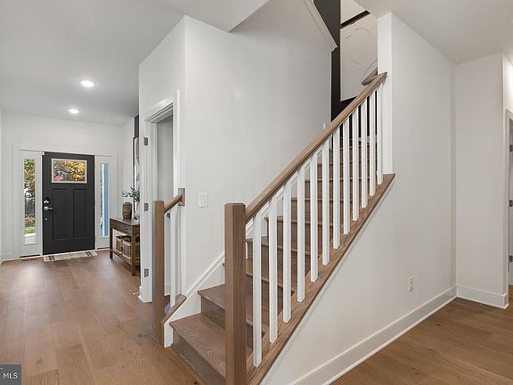 5th image of 42807 Eagle View Dr