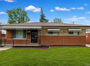7218 Superior Ave, Center Line, MI 48015