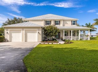 16450 Oakview Cir, Alva, FL 33920