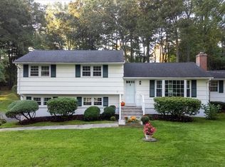 32 Woodside Rd, Guilford, CT 06437