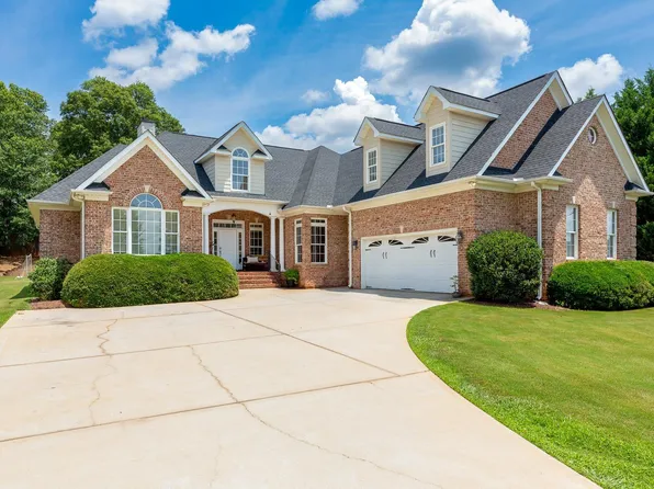 2 Hunters Landing Dr, Greer, SC 29651