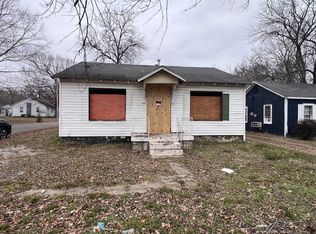 818 Curtis St, Paris, TN 38242