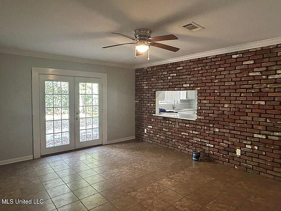 5th image of 303 Melrose Montebello Pkwy
