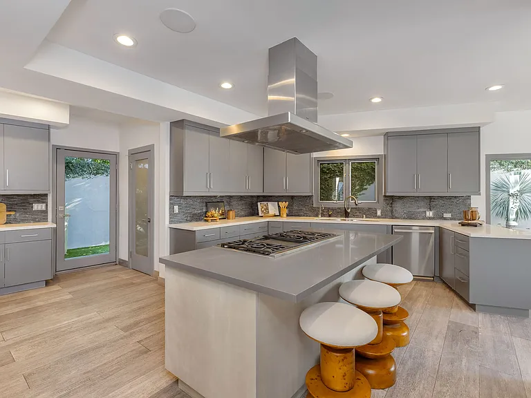 Pinnacle Pl — Photo 9