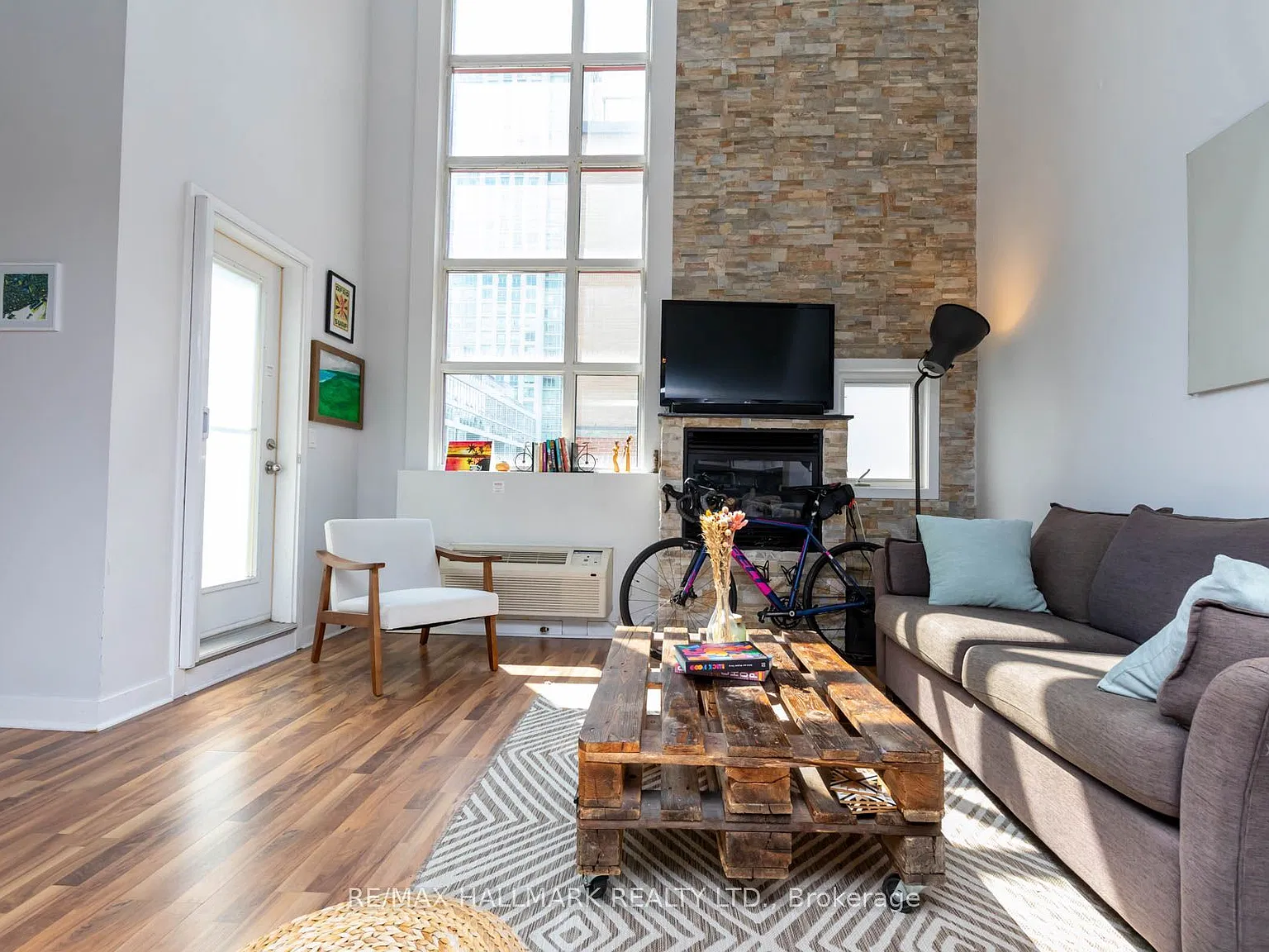 1 bed, $2,350 — Photo 4