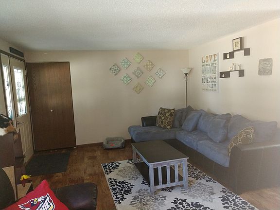 2nd image of 209 Elm St E