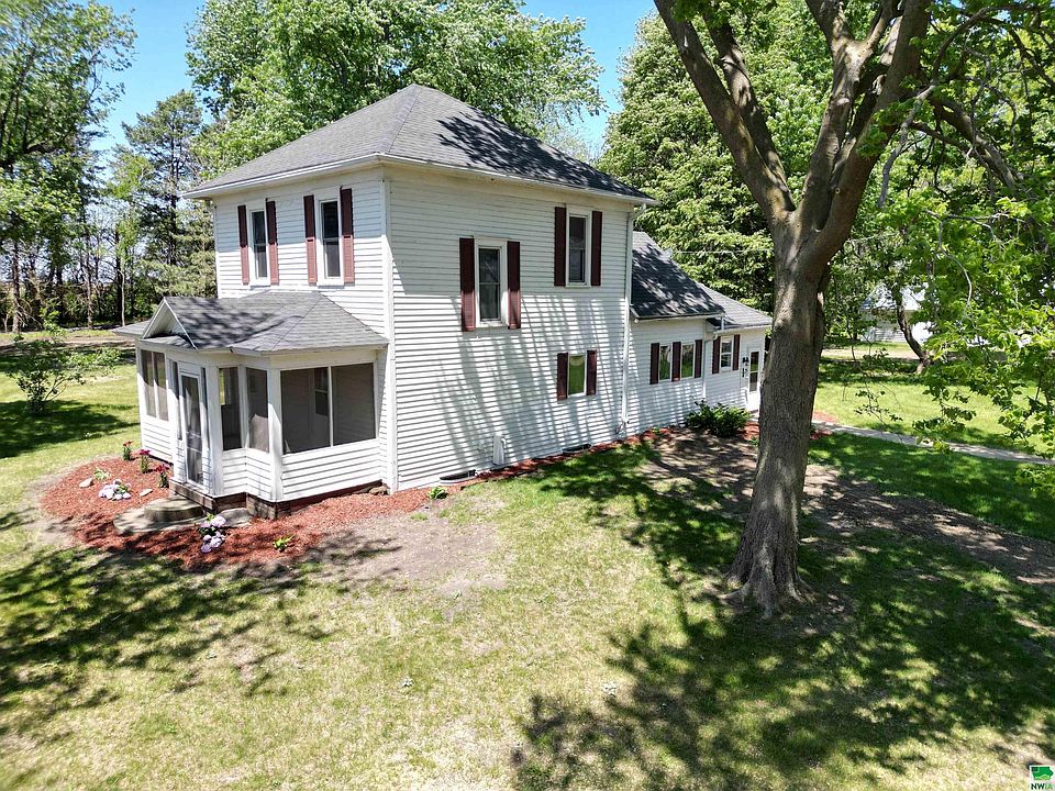 1st image of 977 590th St