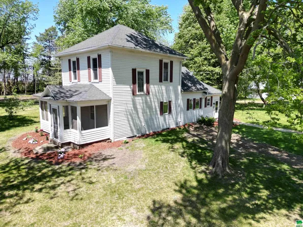 977 590th St, Storm Lake, IA 50588