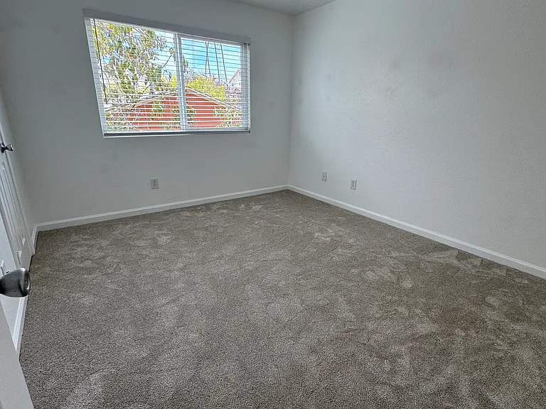 3073 B St — Photo 10