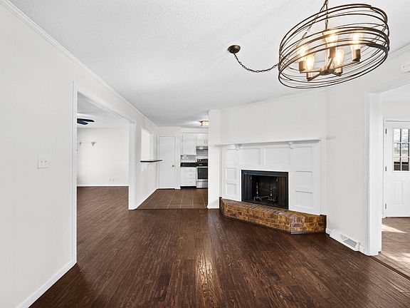 5th image of 2560 Memorial Drive Ext