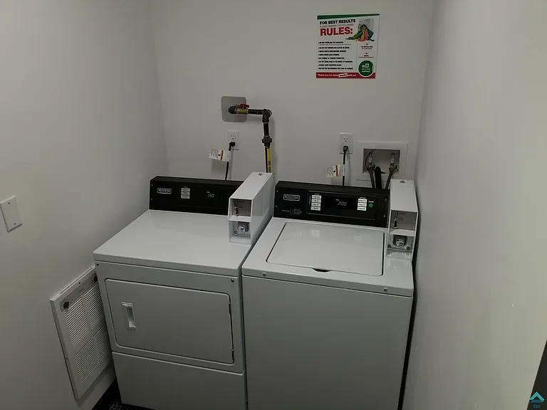1816 Gates Ave #2AA — Photo 10