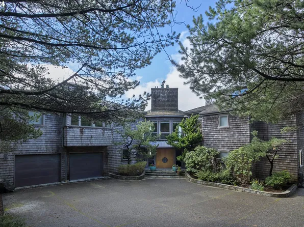 640 N Oak St, Cannon Beach, OR 97110