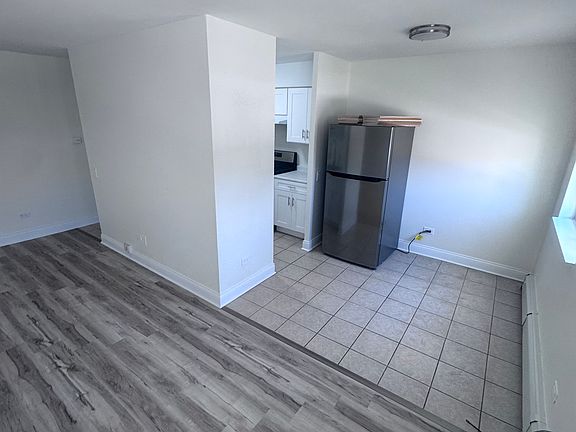 4th image of 1135 N Boxwood Dr APT 102