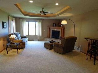 943 Oak Timber Dr, Onalaska, WI 54650