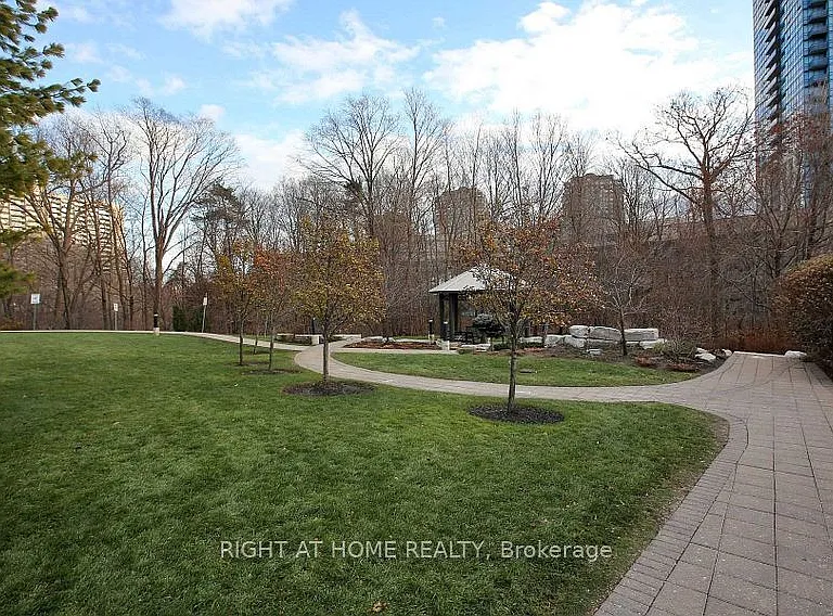 135 Wynford Dr #705 — Photo 10