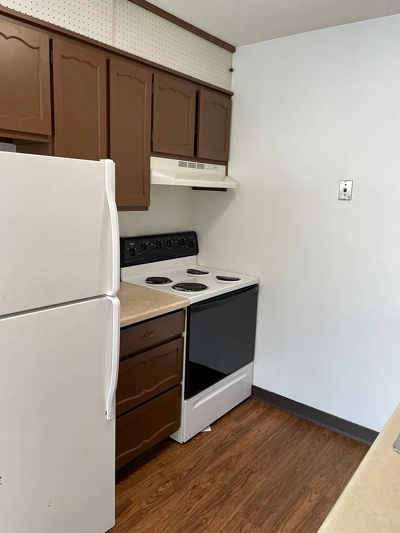 2832 Humboldt Ave S. — Photo 3