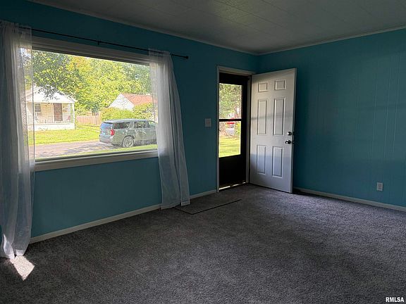 5th image of 3824 N Dayton Ave
