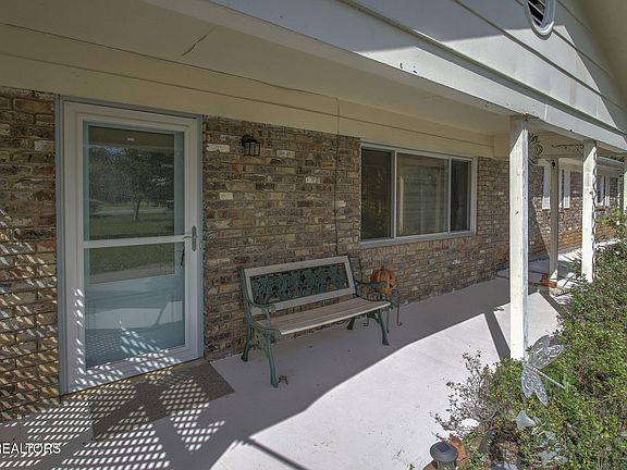 5th image of 1412 Hillvale Rd