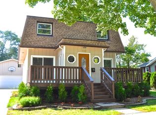 110 N Ahrens Ave, Lombard, IL 60148