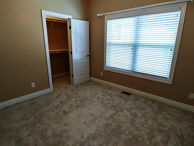 1403 Nottingham Dr — Photo 15