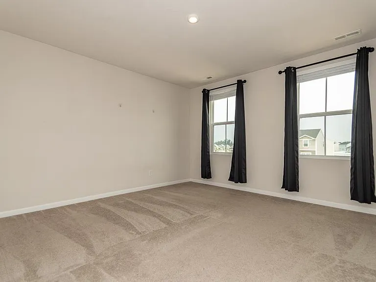 472 Roberta Dr — Photo 20