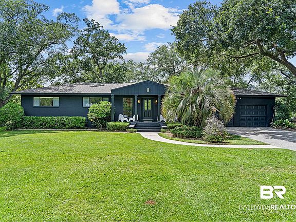 4th image of 18513 Yacht Club Rd