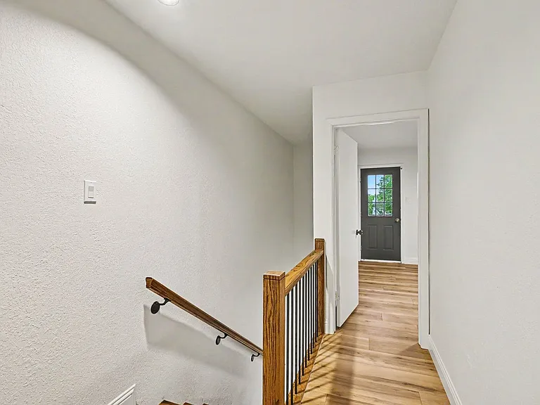 2101 Mistletoe Ave — Photo 13