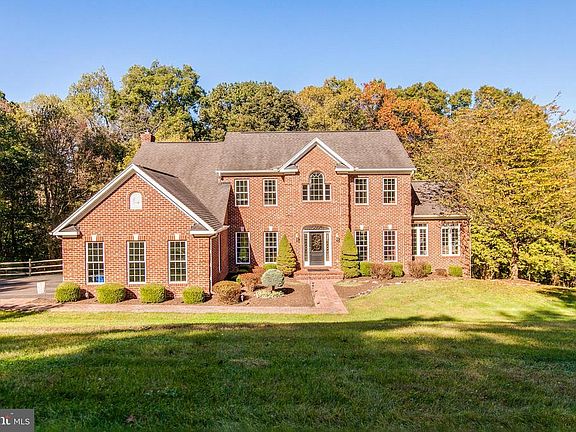 2nd image of 6518 Hardwood Ln