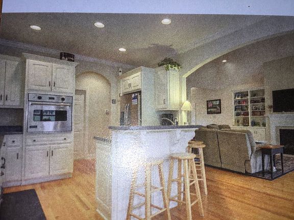 2nd image of 150 Golden Oak Dr