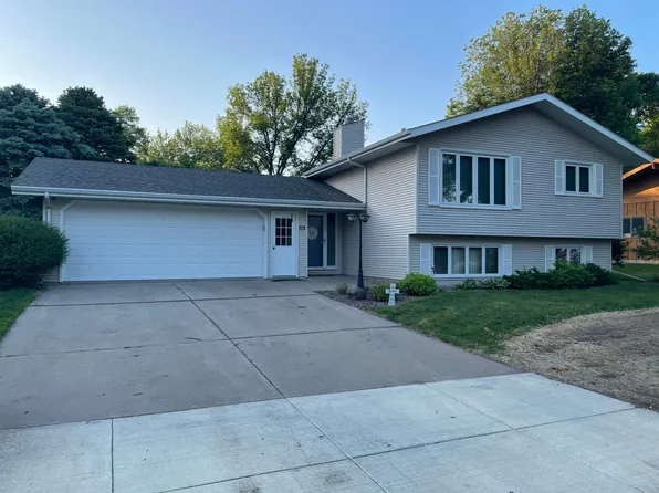 713 15th St, Dawson, MN 56232