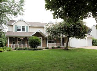 826 E Foxmoor Ln, Appleton, WI 54911