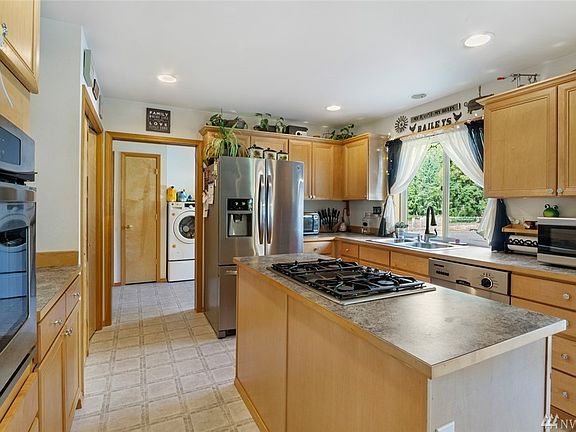 3rd image of 33720 SE 287th St