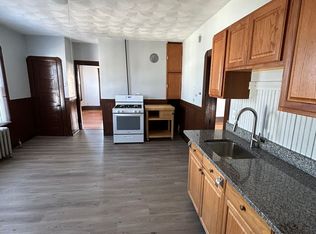 40 Orchard St FLOOR 3, Chicopee, MA 01013
