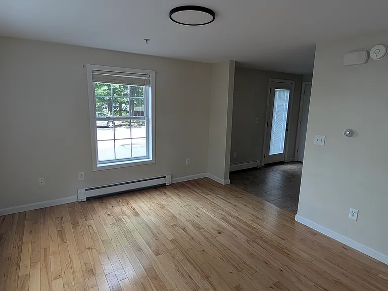 30 Knight St #1 — Photo 3