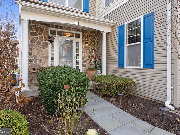 4th image of 103 Potters Pond Dr