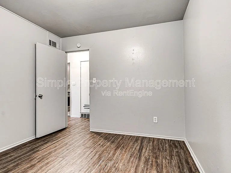 4301 N Terry Ave — Photo 12