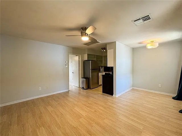 3821 Laurel St #6 — Photo 6