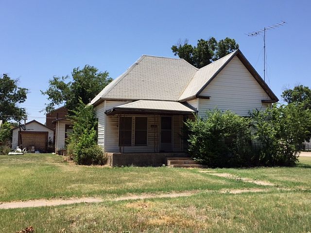 2nd image of 307 N Avenue D