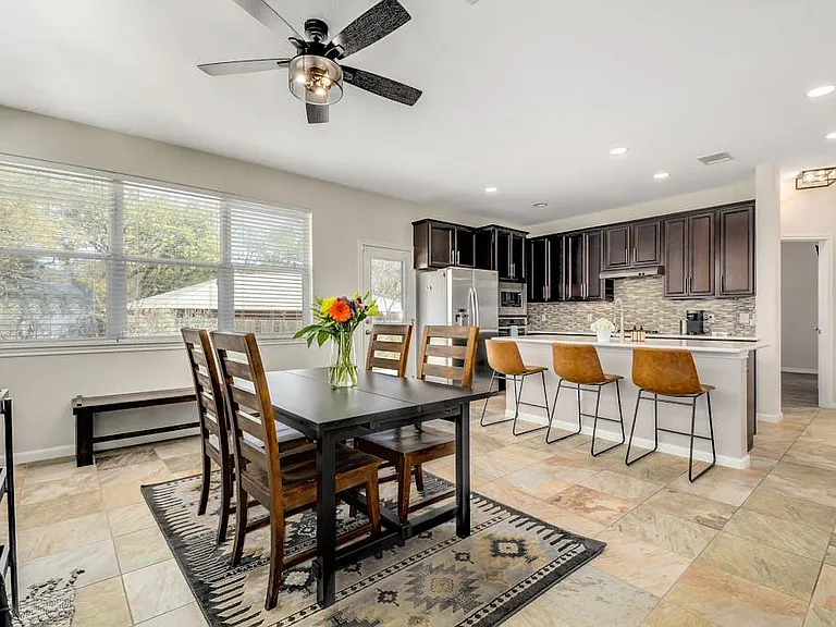 1332 Central Park Ct — Photo 8