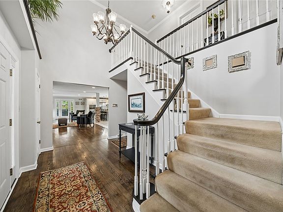 5th image of 311 Woodmont Dr
