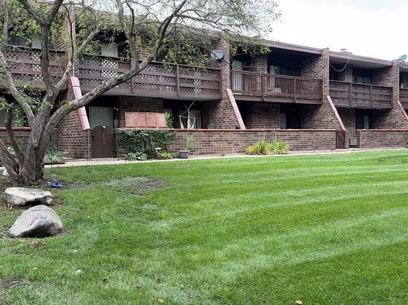 1607 Kenneth Cir #1607, Elgin, IL 60120