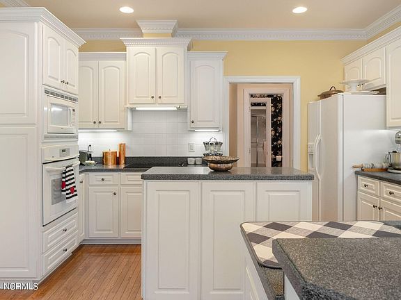 3rd image of 5216 Trent Woods Drive
