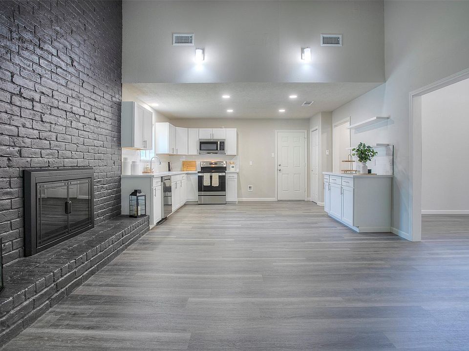 1st image of 24605 Camwood Ct