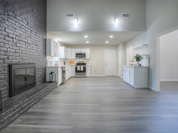 24605 Camwood Ct, Huntsville, TX 77320